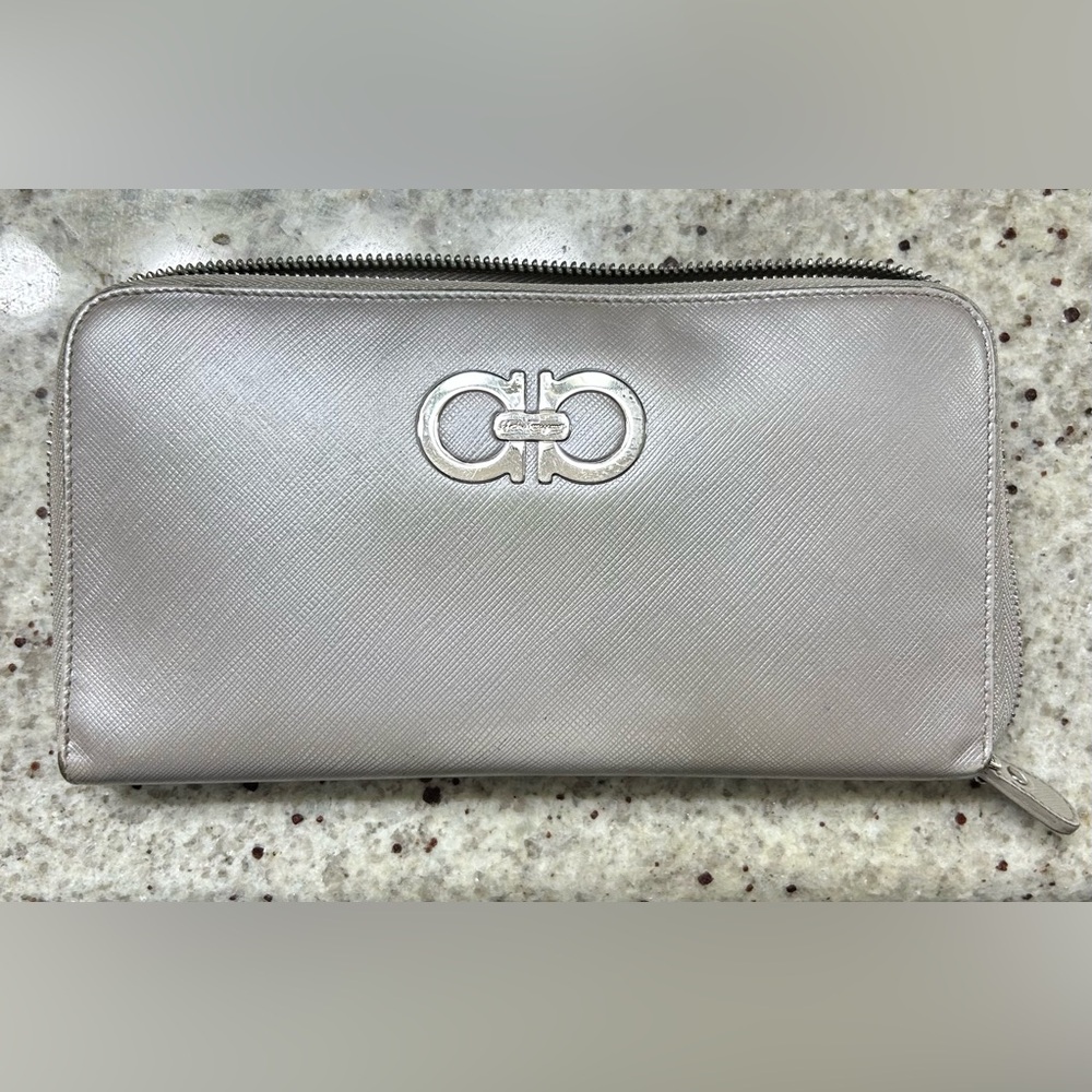Salvatore Ferragamo, luxury brand women continental silver wallet.
